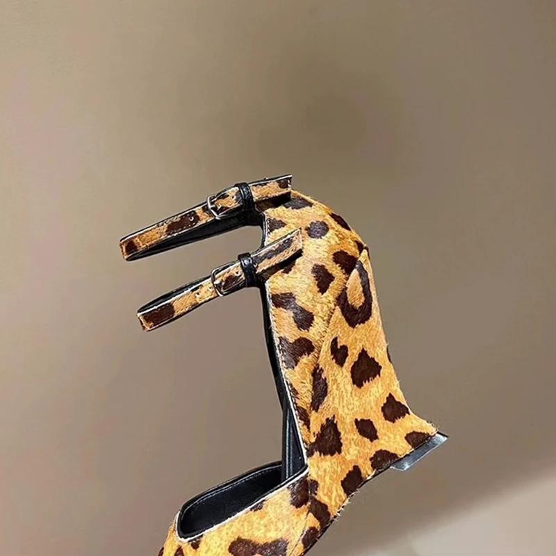 Sexy Leopard Print Women tacchi alti moda semplice scarpe da donna di fascia alta Ins Blogger consiglia scarpe da sposa per feste da donna