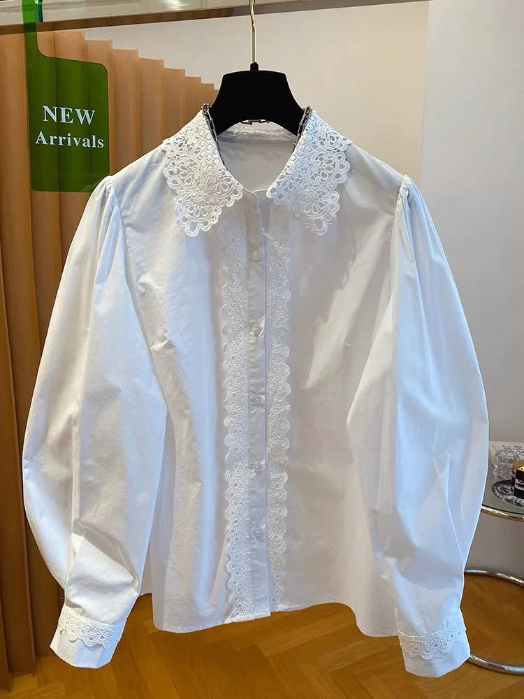 

Кружевная лоскутная женская рубашка с отложным воротником, новинка 2025, осенняя корейская повседневная свободная белая блузка с длинными рукавами, красивые хлопковые топы