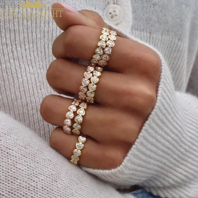 Złoty kolor Klasyczny modny pierścionek z sercem dla kochanki dziewczyny Najwyższa jakość Micro Pave Clear CZ Sparking Engagement Band Finger Ring