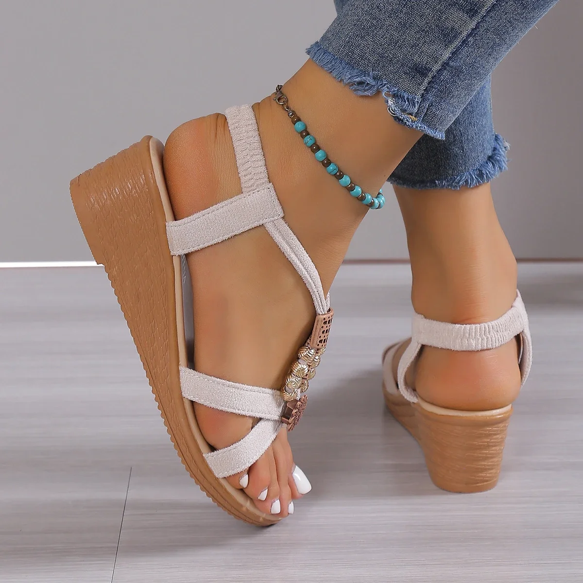 ผู้หญิงใหม่สีทึบ WEDGE รองเท้าแตะข้อเท้าใหม่หัวเข็มขัดลื่น Gladiator รองเท้าผู้หญิงแฟชั่น Chunky Platform Sandalias Mujer