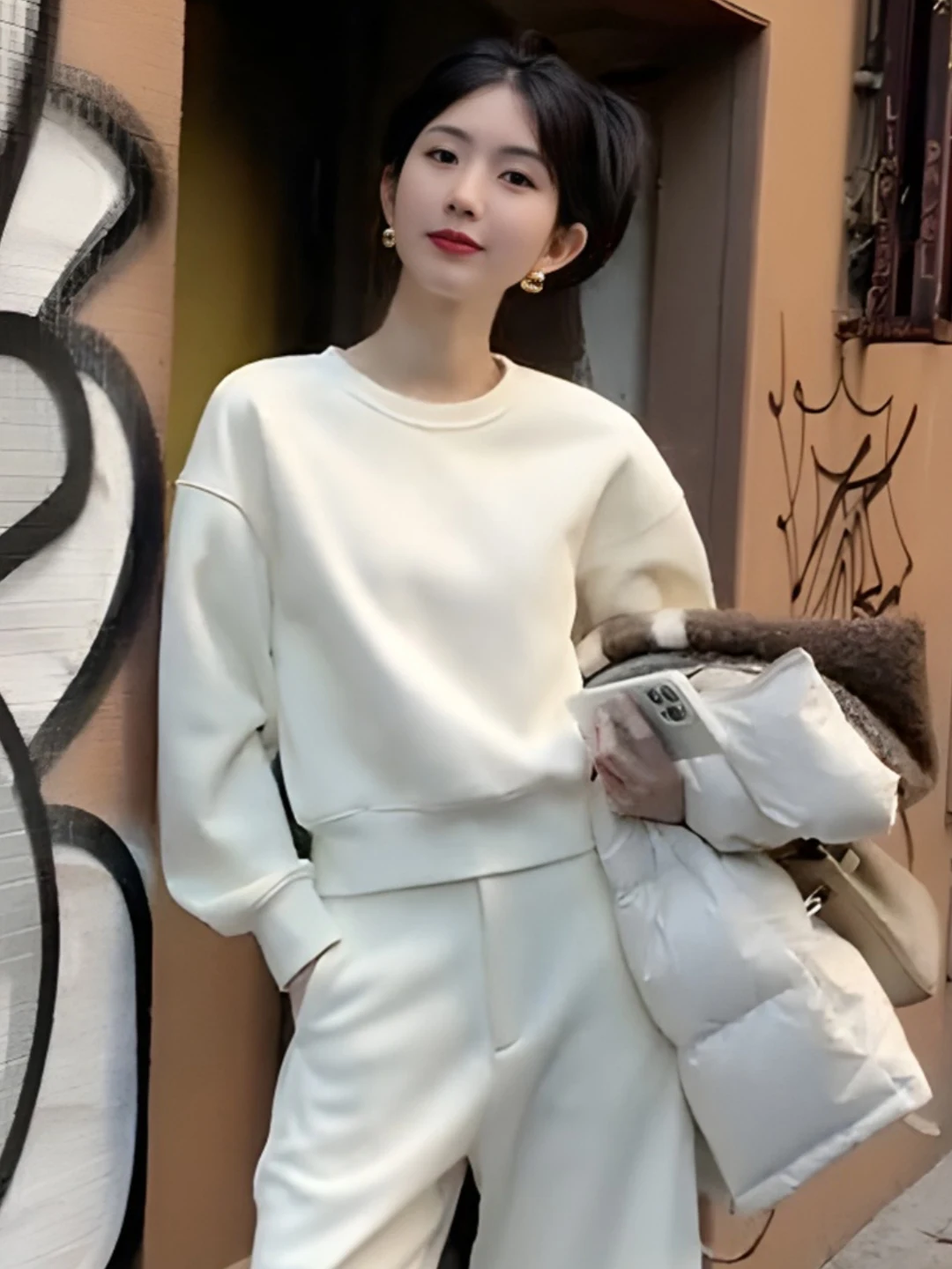

Women's round Neck Short Sweatshirt Fleece Lined Oversized Long Sleeve Trendy Korean Style Casual Comfortable Top