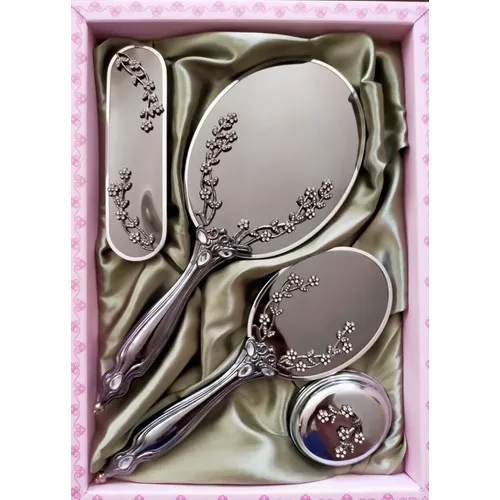 

Mirror Scar 4 Piece Dowry Set Ivy Pattern Silver Color