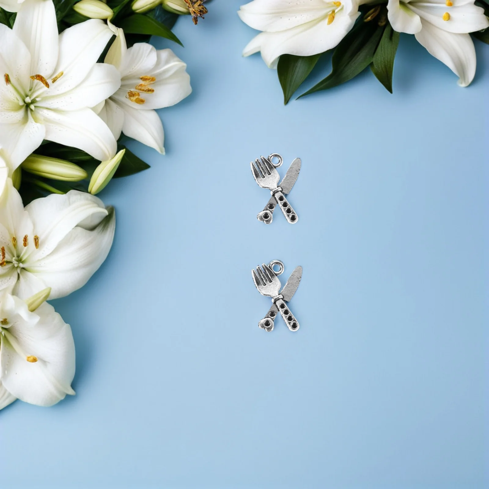 

100 Pcs Alloy Jewelry Accessories Pendant Necklace Silver Bracelet Wristband Charms