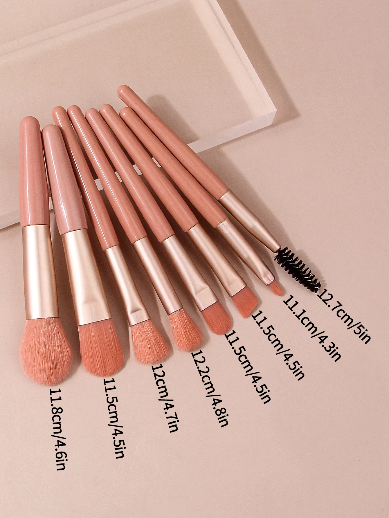 The 7Pcs beginner makeup brush set includes foundation brushes, blush brushes, eyeshadow brushes,mascara brushes and lip brushes