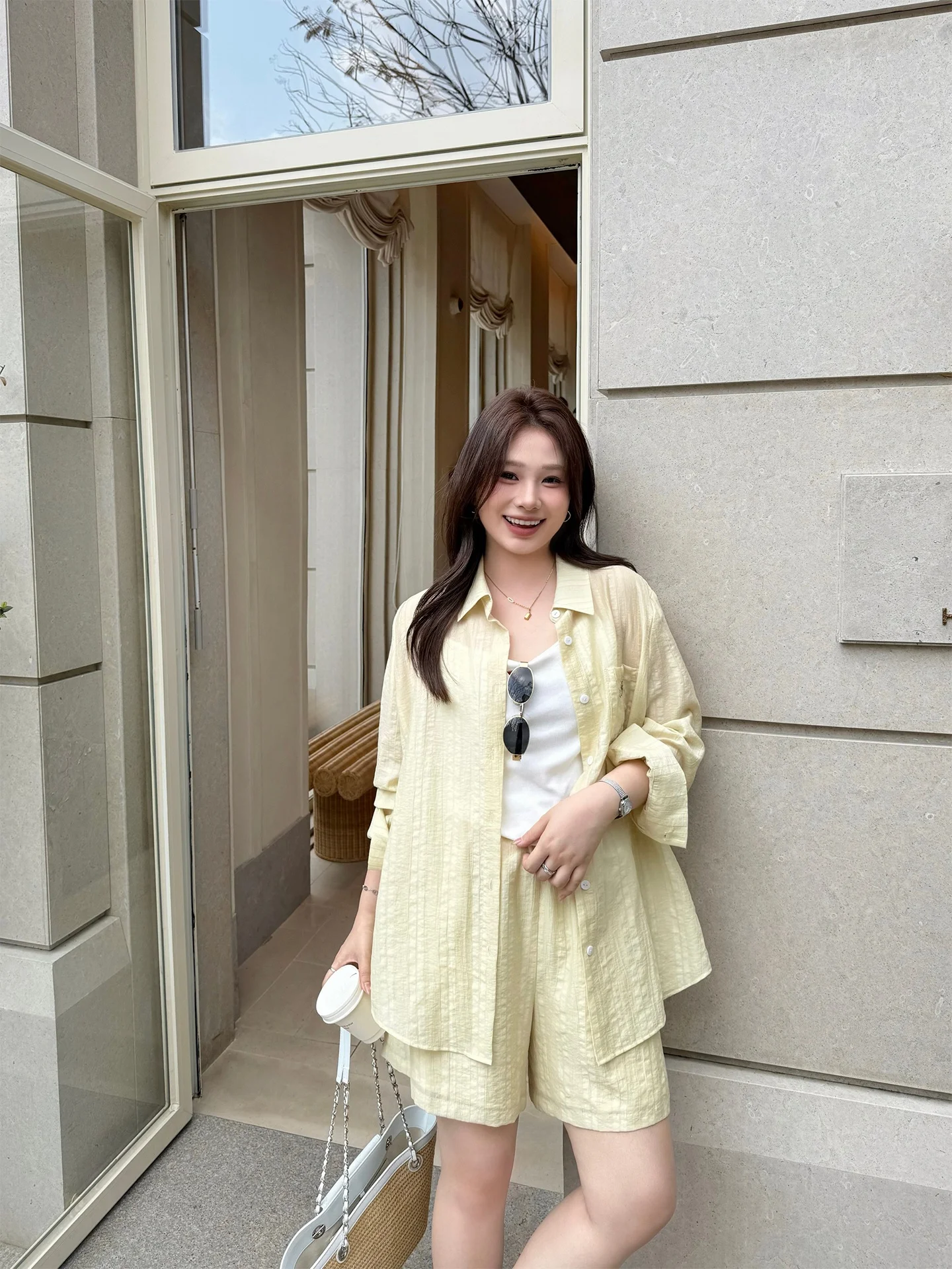 

Женский повседневный комплект больших размеров: рубашка с вышивкой и шорты. Удобный, дышащий летний модный наряд в корейском стиле.