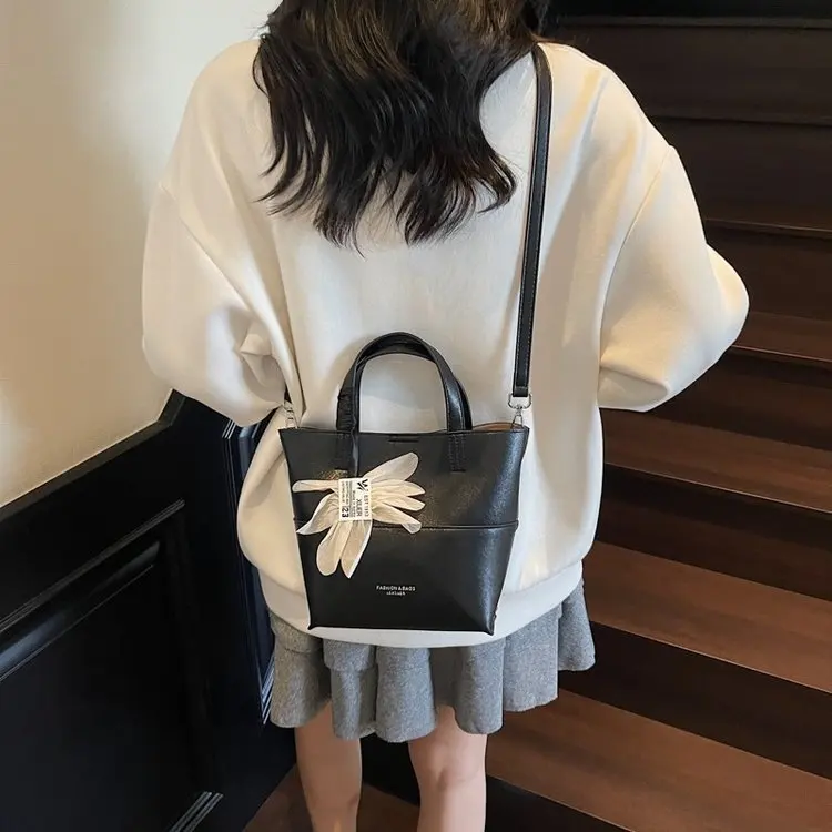 

New Korean Bucket Bag for Women, Temperament Niche Handbag, High-end Shoulder Messenger Bag, Retro and Simple