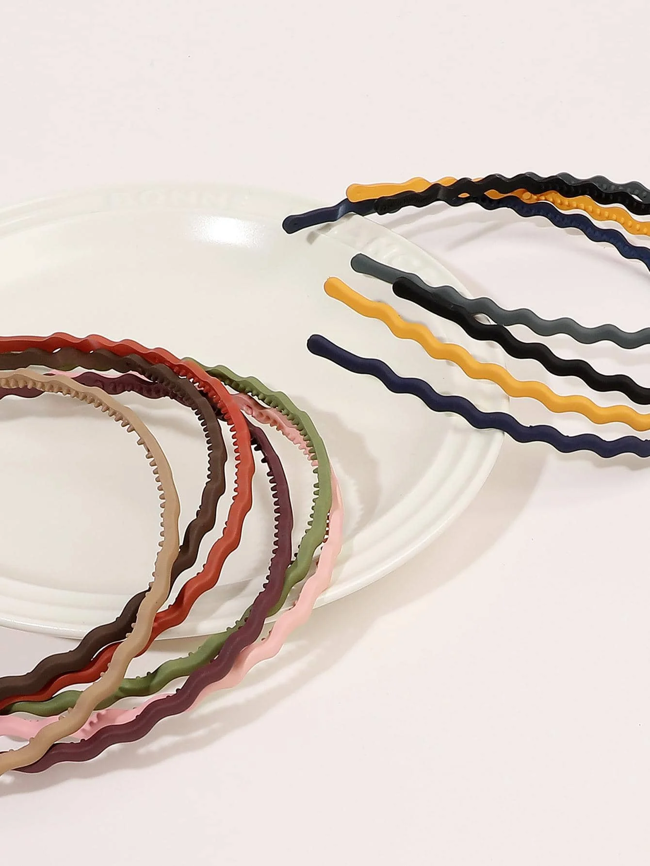 10 Stück dünne Stirnbänder für Mädchen und Frauen, bunte Wellen, dünne Haarbänder, harte Zähne, Kopfband für Kinder, Haarschmuck für Teenager – Detail 3