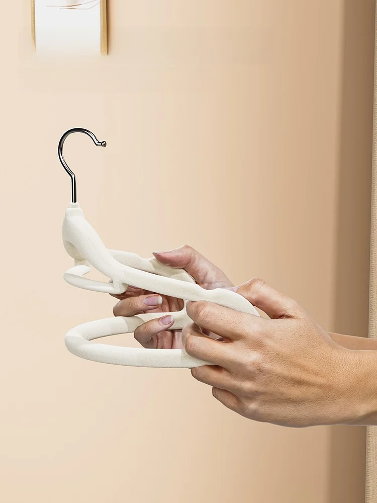 2025년 신제품 가정용 미끄럼 방지 벨벳 옷걸이 옷장 정리용 어깨 패드 특수 디자인