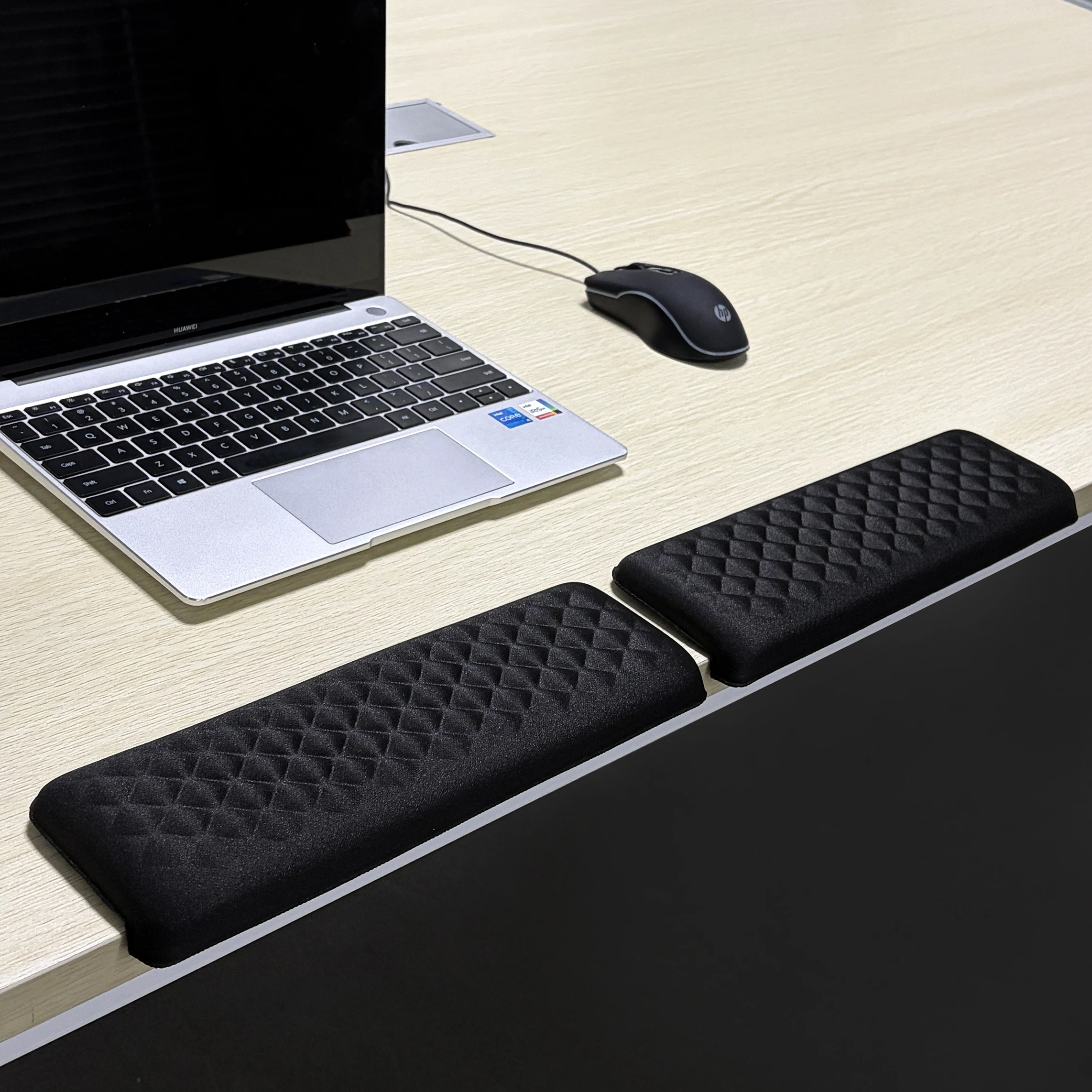 

Набор из 2 L-образных подлокотников для стола с эффектом памяти и нескользящим основанием, эргономичные подушки для защиты запястий и рук для офиса и дома