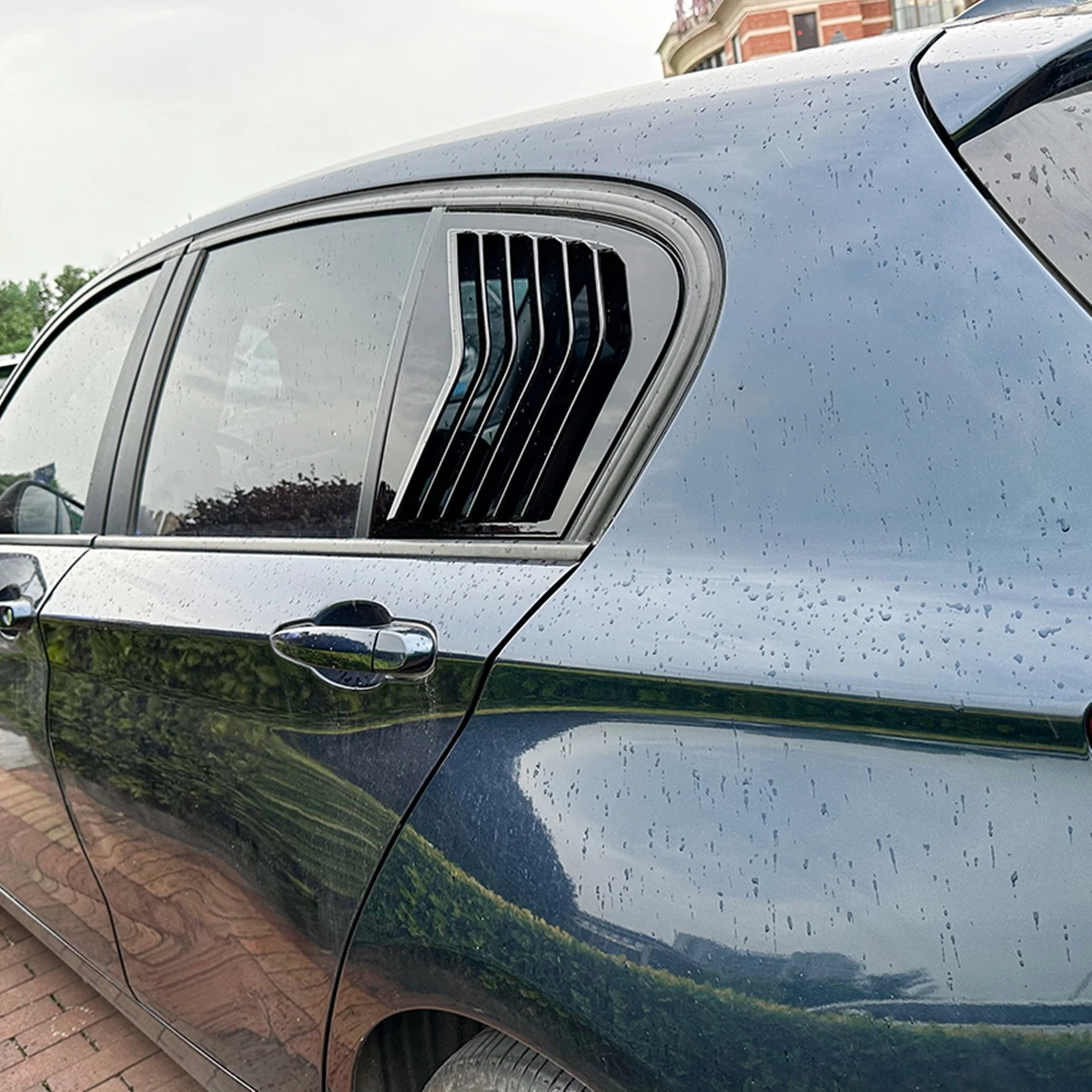 

Для BMW 1 серии F20 F21 118i 120i 125i M135i хэтчбек 2011-2021: накладка-наклейка на боковое окно, декоративная вентиляционная решетка на заднее стекло