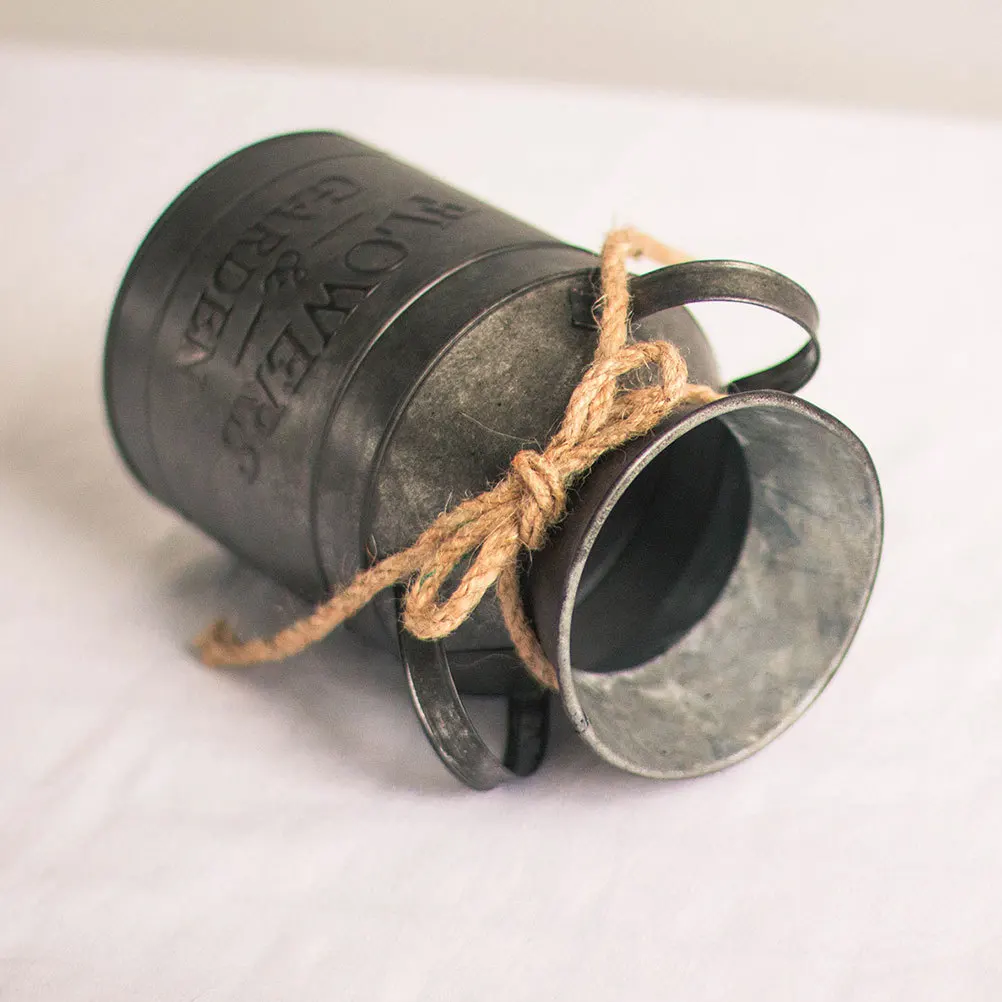 

1Pcs Iron Sheet Flower Bucket Retro Style Silver Home Office Garden Milk Pot Coffee Pot Flower Container Decorative Prop
