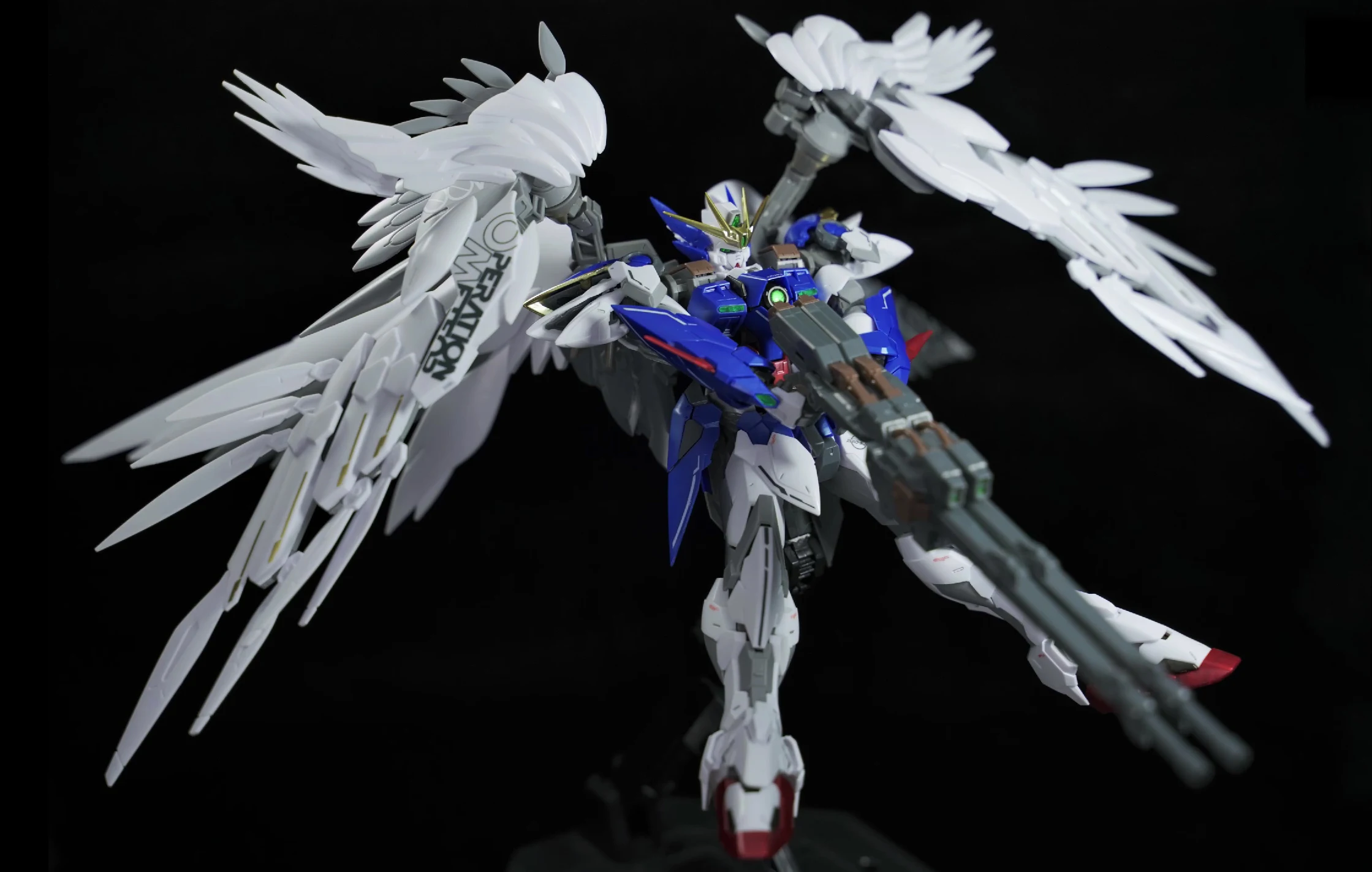 Daban 8820 Wing Zero MG 1/100 Assembly Model Assembled Action Figure Toy Present