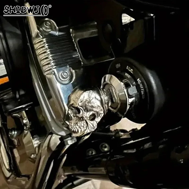 Ciondolo chiave universale con teschio di demone Copri chiave con teschio in metallo Decorazione chiave modificata, Accessori per auto da strega, Copri chiave per moto