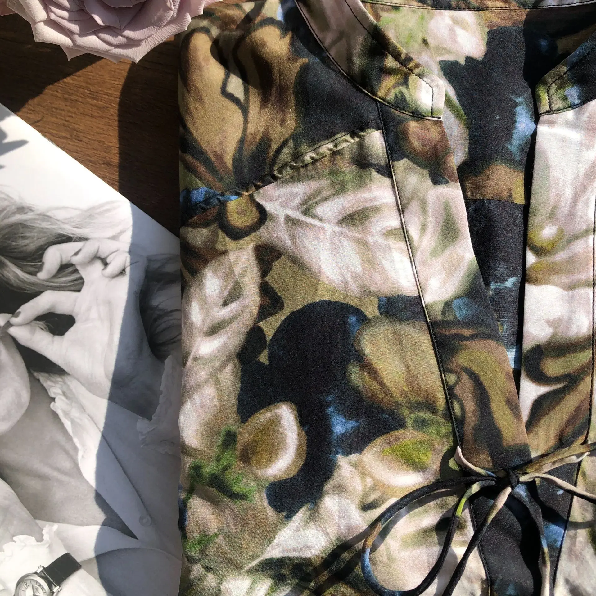 قميص Birdtree 30% حريري 70% قطن ماندالا مطبوع، بلوزة فضفاضة بأكمام طويلة ورقبة على شكل حرف V للسيدات، 2025 جديد T58109JF #5