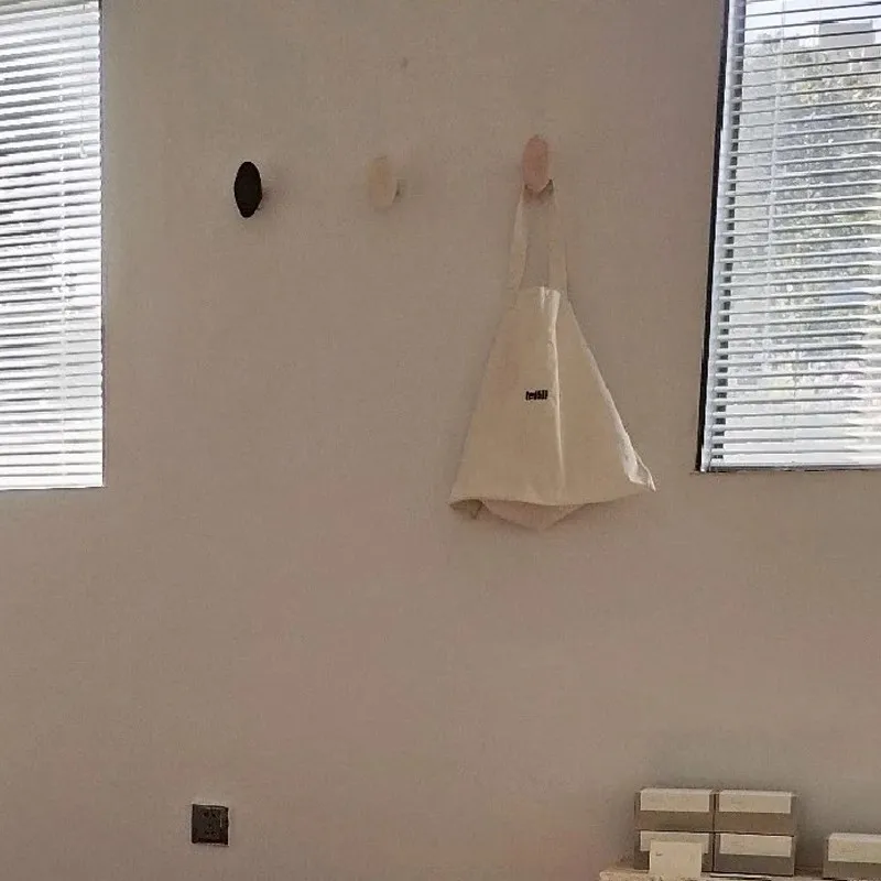 Nordic Light Luxury Creative Pebble Hook Cloakroom Door Behind Decoration Modern Simplicity Coat Hat Hook Clothing Storage