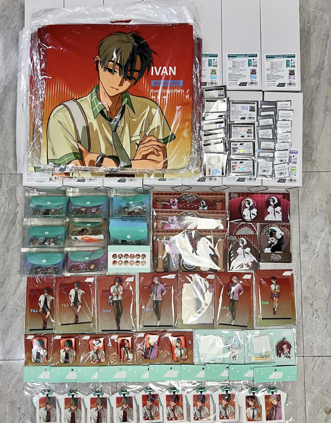 alien-stage-con-march-monster-fading-youth-goods-porta-badge-alien-stage-porta-carte-ivan-till-luka-sua-originale-ufficiale