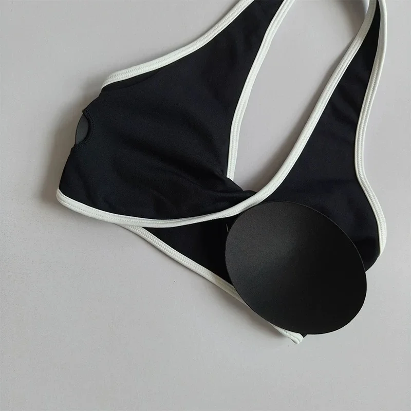 Damen-Yoga-BH mit Halterneck und Farbblock-Design, herausnehmbare Brustpolster, schnelltrocknendes Sport-Top für das Training. – Detail 20