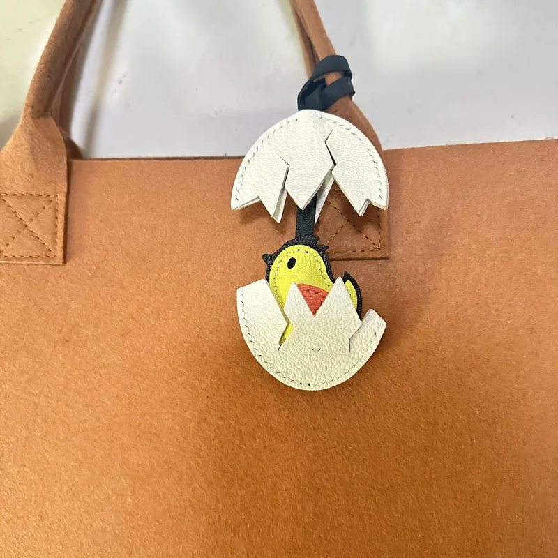 

Leather Broken Egg Chicken Keychain Pendant Mobile Phone Pendant Bag Broken Egg Chicken Keychain Goatskin