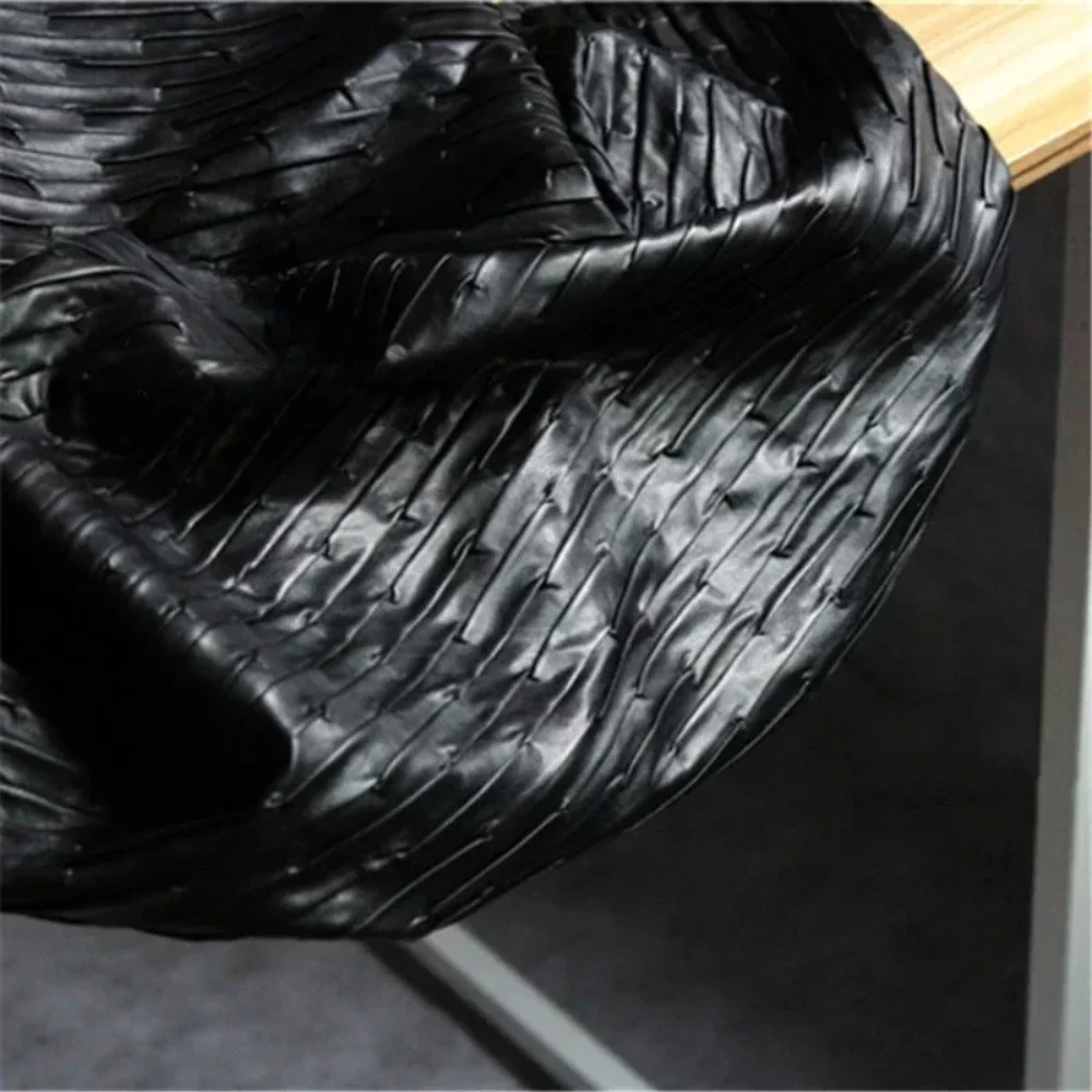 

Обычная плиссированная черная ткань из синтетической кожи, дизайнерская модная креативная ткань для шитья своими руками на метр