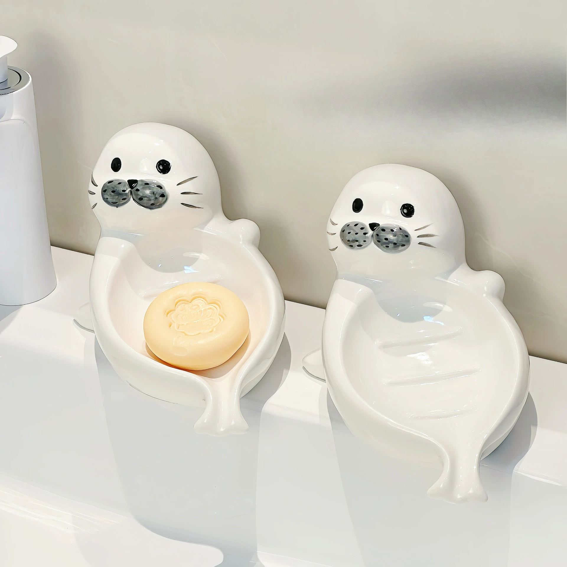 Cute Sea Lion Soap Box Household Bathroom No Punching Creative Ceramic Soap Dish Accesorios Para El Baño Novedades