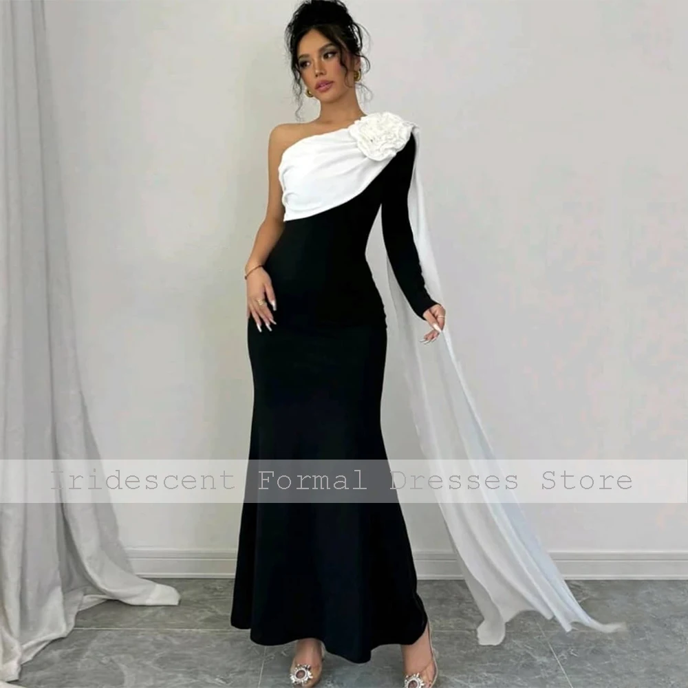 ชุดราตรีสีดําดอกไม้สีขาว Draped หนึ่งไหล่ Mermaid ชุดราตรี Maxi แขนยาวข้อเท้าความยาวชุดปาร์ตี้สตรี