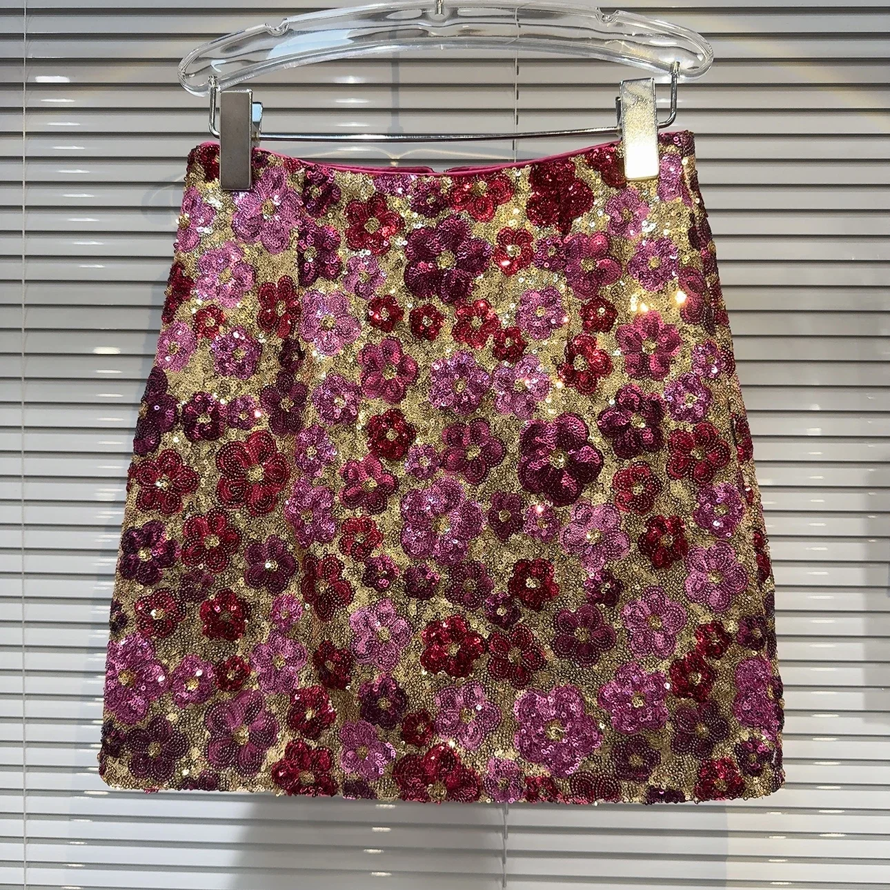 

2024 New Autumn Style Temperament Socialite Small Flower Sequin Pattern Temperament Performance Party Short Skirt Hip Skirt