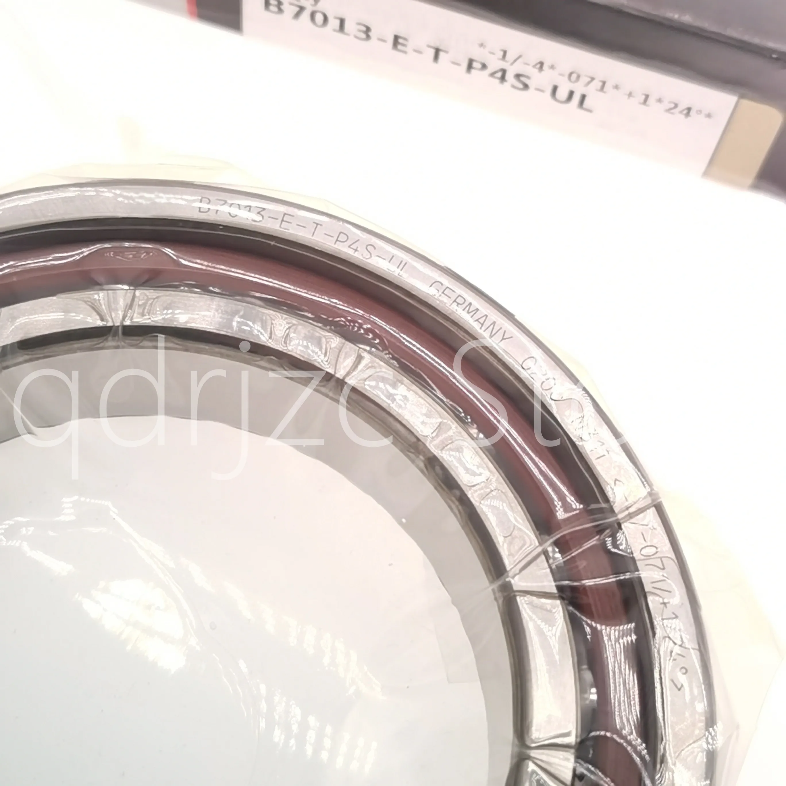 Precision spindle bearing B7013-E-T-P4S-UL = 7013ACDGA/P4A = 7013A5TYNSULP4 65mm X 100mm X 18mm