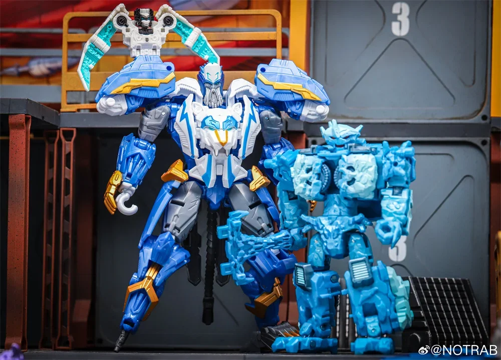 Hasbro Transformers Legacy United Star Raiders Thundertron Nightstrike, zabawkowy model Anime Prezent Figurki akcji Zbieraj nowość w magazynie