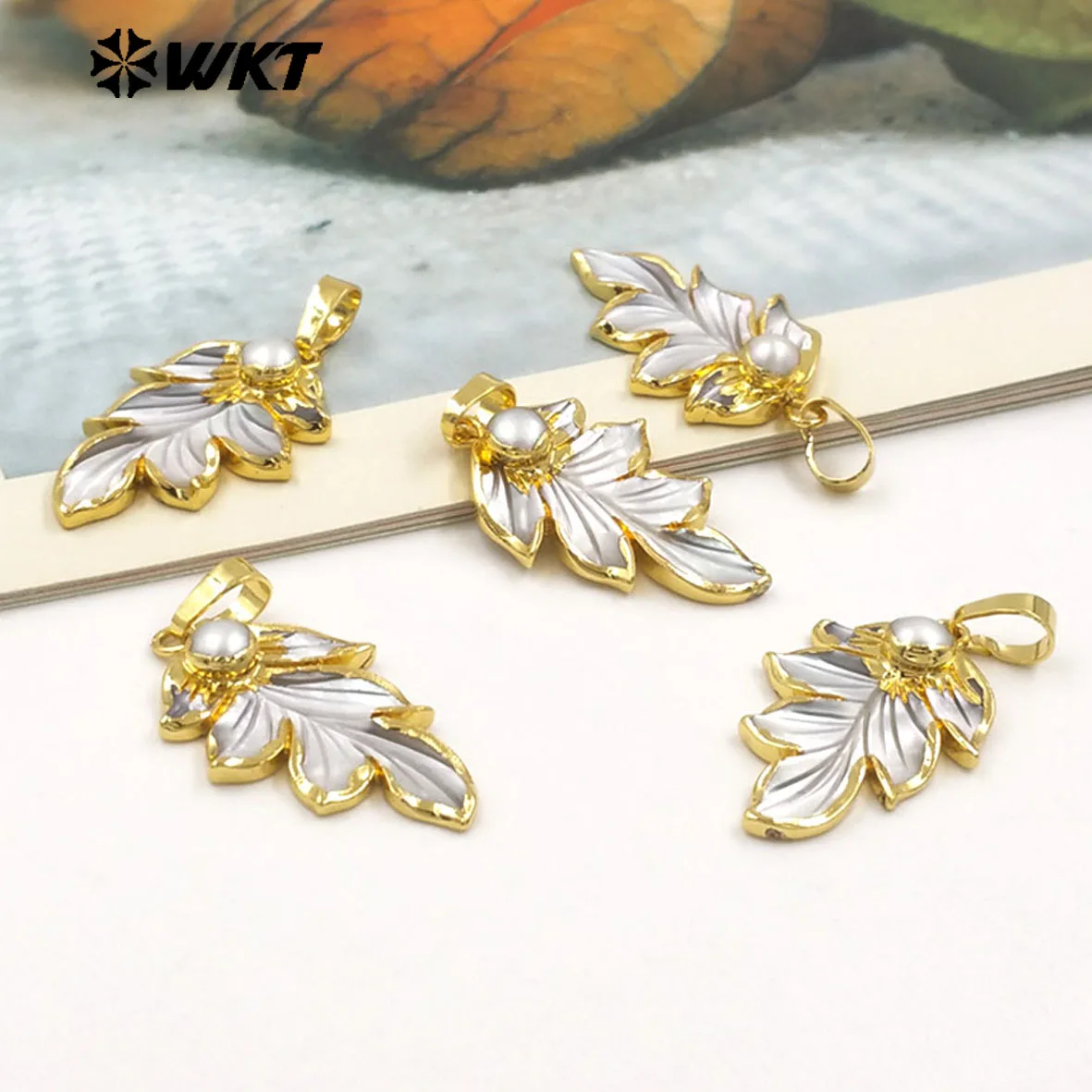 

WT-JP385 Новая элегантная универсальная легкая подвеска в форме жемчужного пера с позолотой 18 карат для женщин, специальные подарки