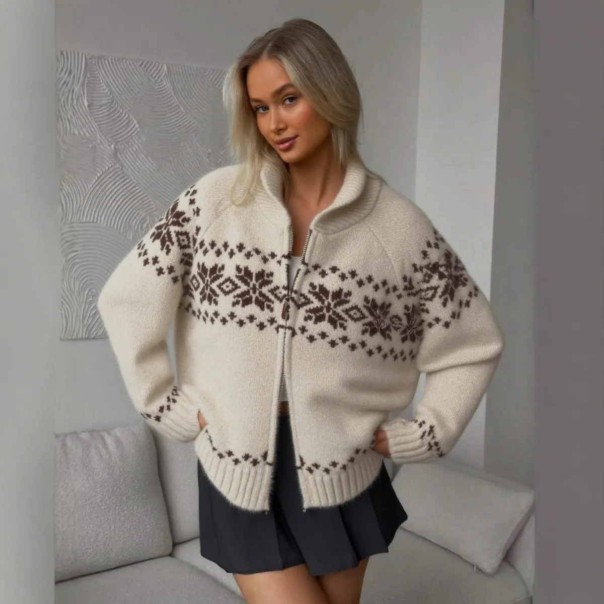 2025 خريف شتاء جديد ريترو كتلة اللون الجاكار فضفاضة طويلة الأكمام المرأة تنوعا معطف تريكو غير رسمي