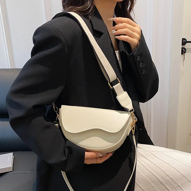 

2024 Large Capacity Solid Color New Fashionable Versatile Single Shoulder Underarm Saddle Women's Shoulder Bag