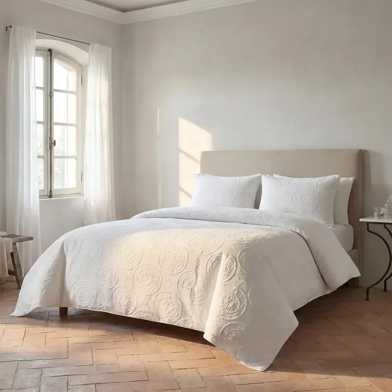 Verona Vintage White Queen 3 Piece Comforter Set