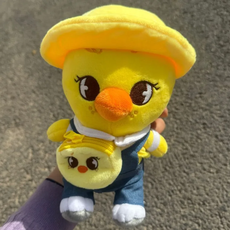 

SKZOO Spring Kindergarten Stray Kids Cute Plush Sitting Doll with Hat Backpack Doll Kawaii Boys and Girls Toy Children Gift Gift
