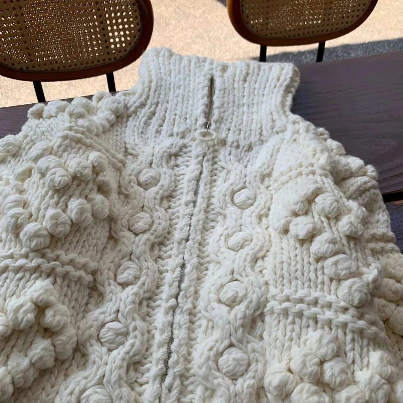 Jesienno-zimowy design Sense Lazy Style Luźny i gruby wszechstronny biały sweter z wysokim dekoltem Dzianinowy kardigan dla kobiet