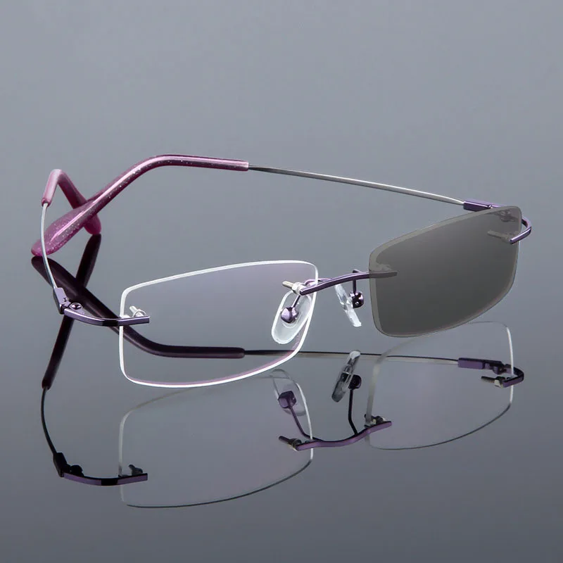 Grenzenlose photochrome Lesebrille für Männer und Frauen, Memory-Titanlegierung, Presbyopie-Brille, Outdoor, drehen Sie grau unter Sonnenlicht – Detail 3