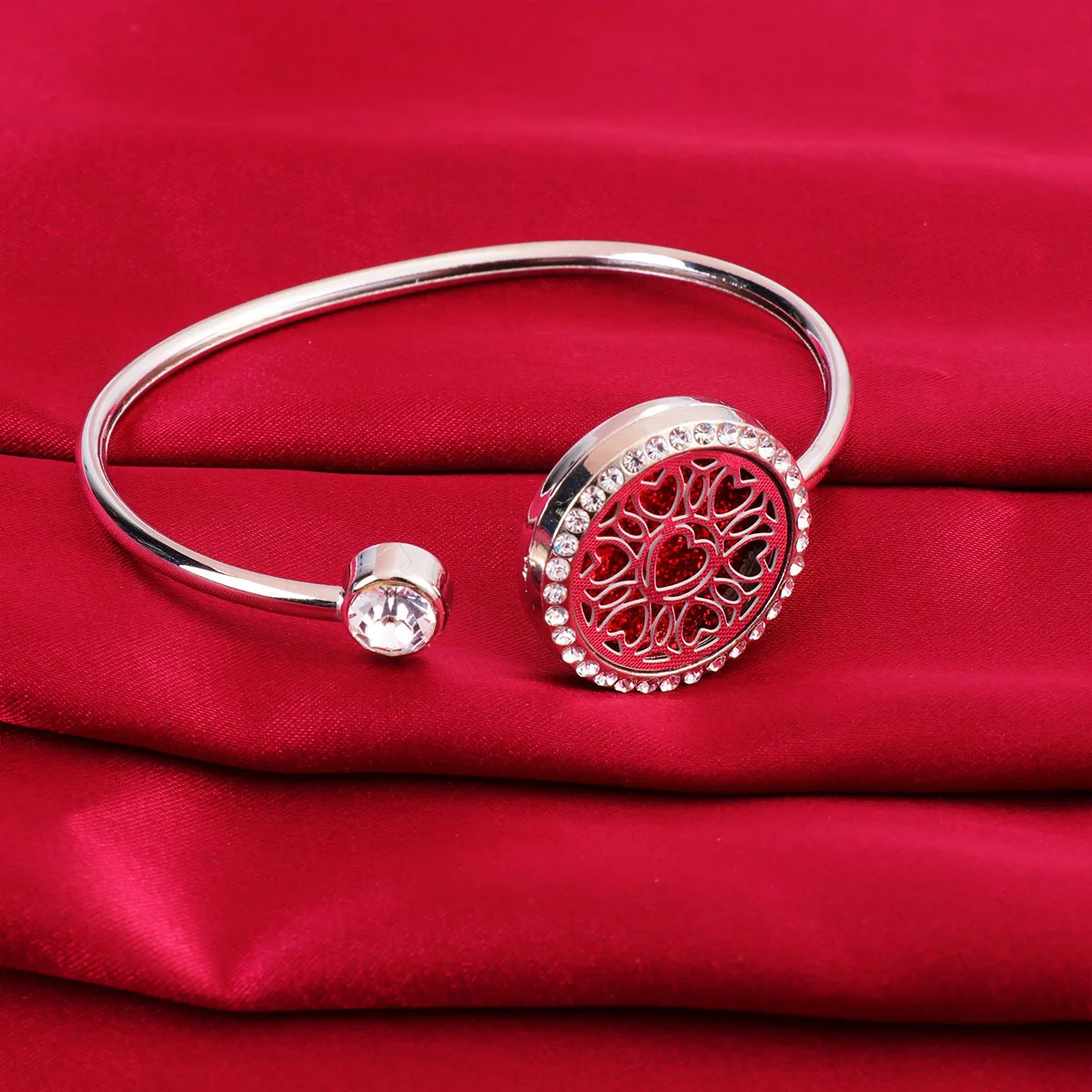 

1pc Titanium Steel Aromatherapy Hollow Out Scented Piece Bangle Stylish Chic Daily Wear Gift For Birthday Anniversary Graduation