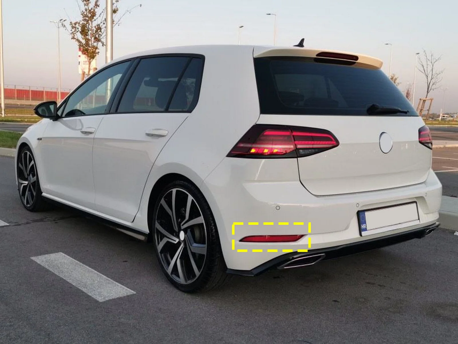 Left Red Lens Rear Bumper Reflector No Light For VW Golf 7 VII 5G1 Hatch 2017-20