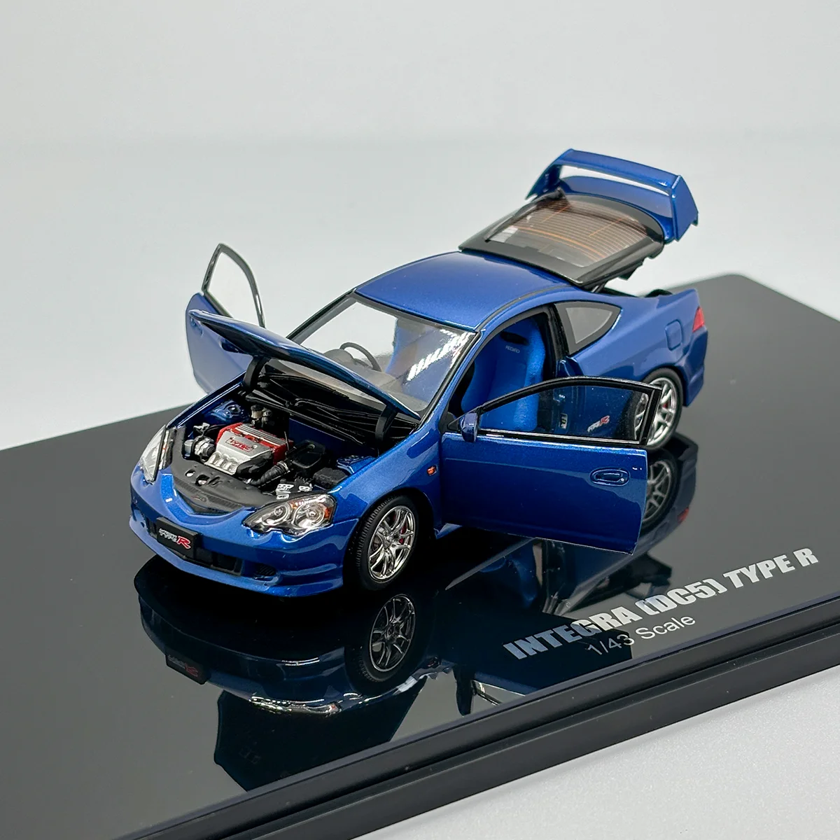 LCD 1:43  INTEGRA DC5 TYPE R diecast model car