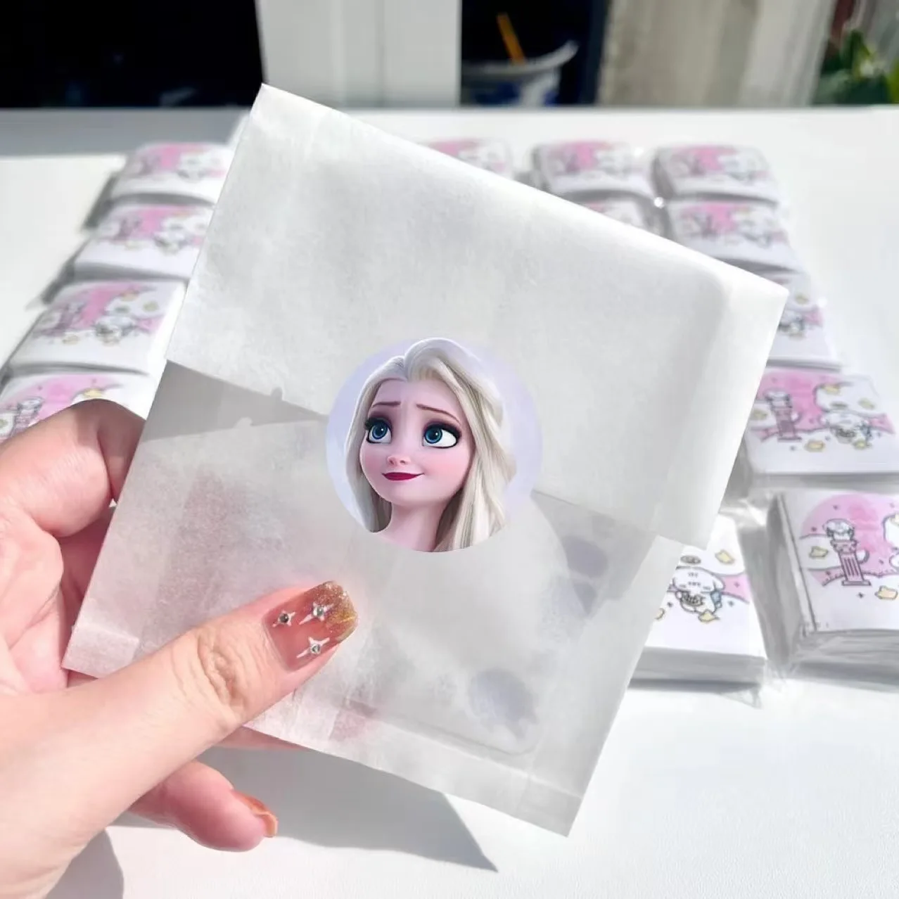 500 قطعة Kawaii المجمدة الأميرة إلسا ملصقات الكرتون لفة DIY بها بنفسك دفتر الكمبيوتر المحمول مكافأة الشارات لطيف ختم تسميات ، kawaii #4