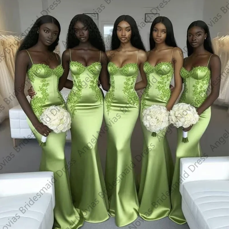 Abiti da damigella d'onore lunghi africani verdi personalizzati con cinghie Abito da damigella d'onore per invitati a un matrimonio con applicazioni a sirena vestido longo