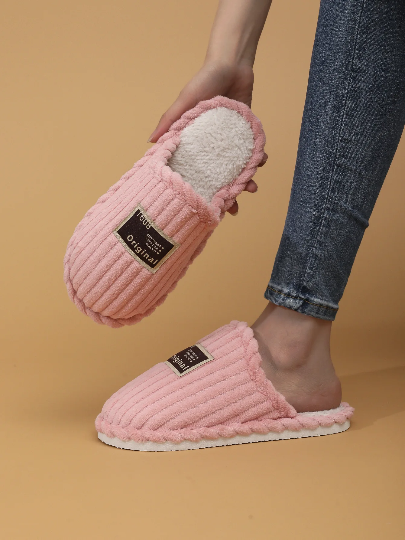 Herren-Hausschuhe, rutschfeste Baumwoll-Slides, wärmende Plüschschuhe, modische Winter-Hausschuhe, bequeme Damenschuhe. – Detail 12