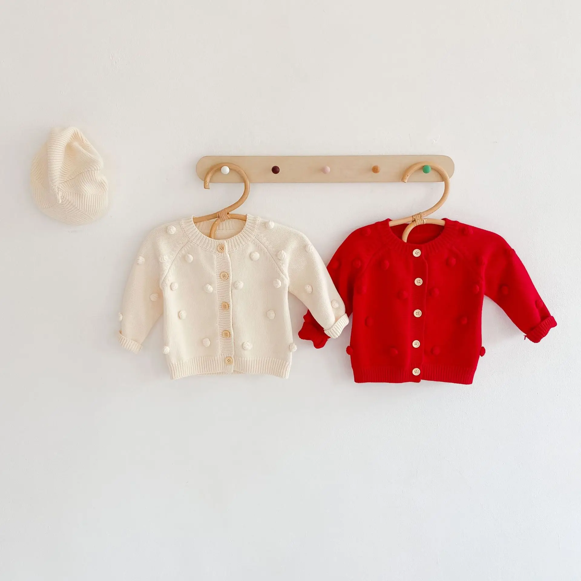 

New autumn clothing for babies aged 0-3, knitted jackets for boys and girls, long sleeved knitted cardigans with yarn balls