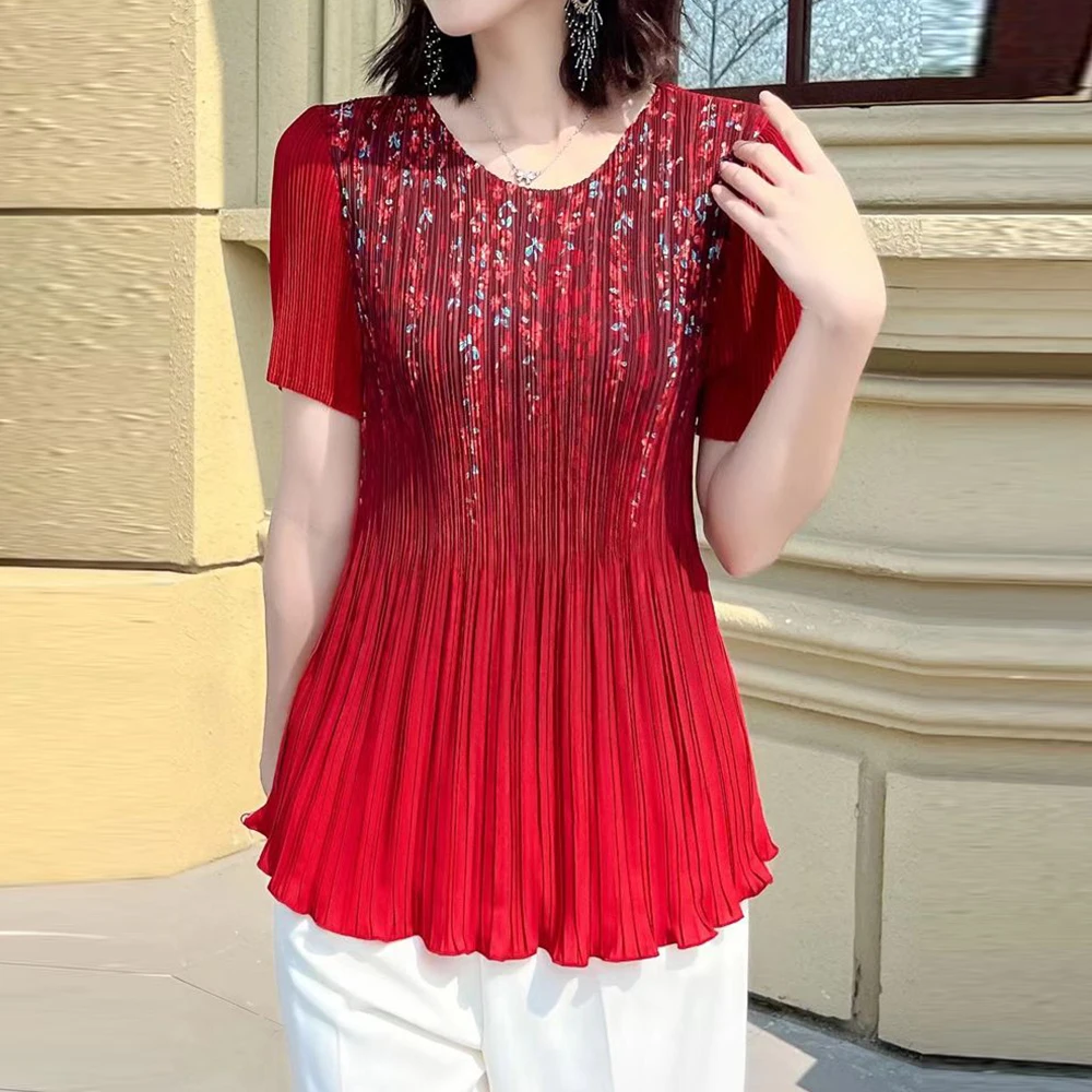 Mom's summer new pleated crew neck top women's versatile fashion foreign style age reduction large size short-sleeved t-shirt