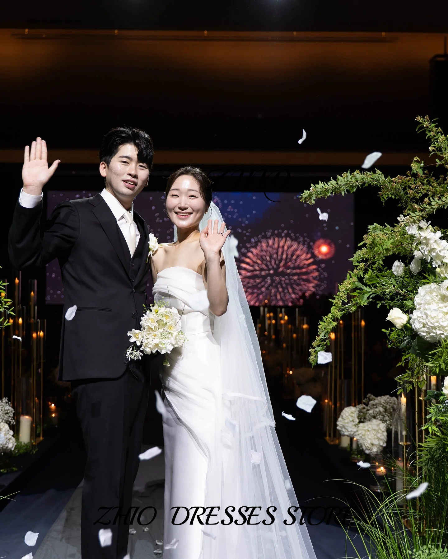 ZHIO Белое свадебное платье без бретелек с прозрачной запахом Элегантное простое стильное свадебное платье с длинным шлейфом для церемонии на открытом воздухе по индивидуальному заказу