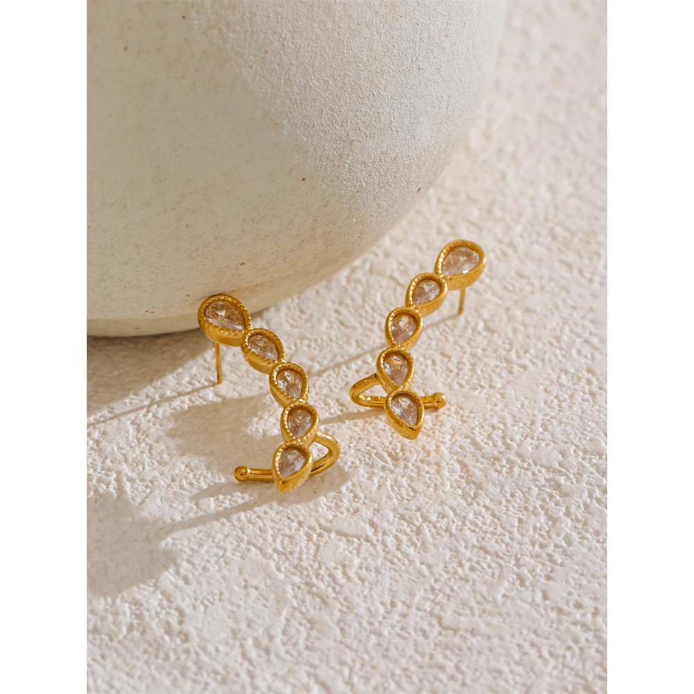 Yhpup Cubic Zirconia ต่างหูสตั๊ดเรขาคณิต 18K PVD Gold สีชุบสแตนเลสแฟชั่นเครื่องประดับของขวัญ