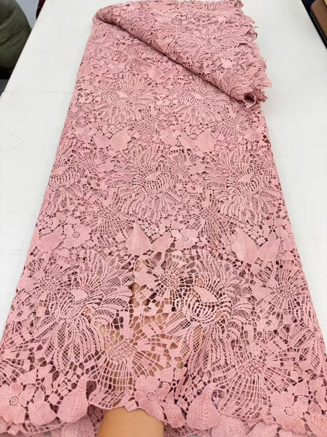 

Горячее тиснение, гипюровый шнур, кружевная ткань, 2025 г., высококачественная африканская нигерийская водорастворимая кружевная ткань для женщин, свадебное платье