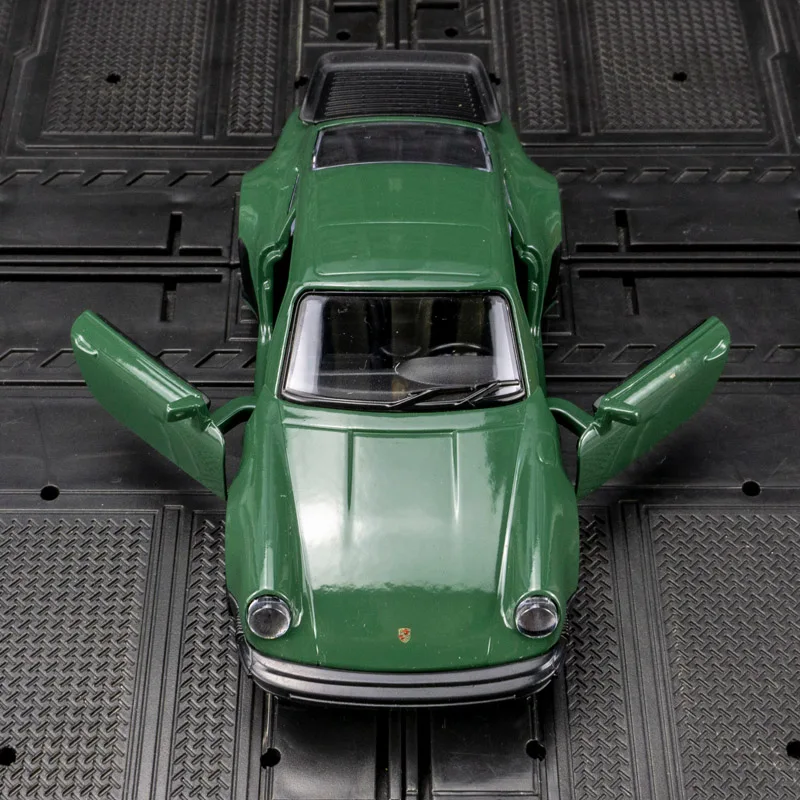 

1:36 Simulated Porsche 911 Turbo 1978 alloy car model doors on both sides that can be opened suitable for collection