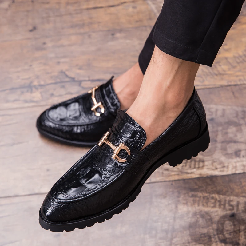 New British Business Casual Shoes Nightclub Formal Pointy Leather Shoes for Men 46 47 Large Size Crocodile Metal Decoration