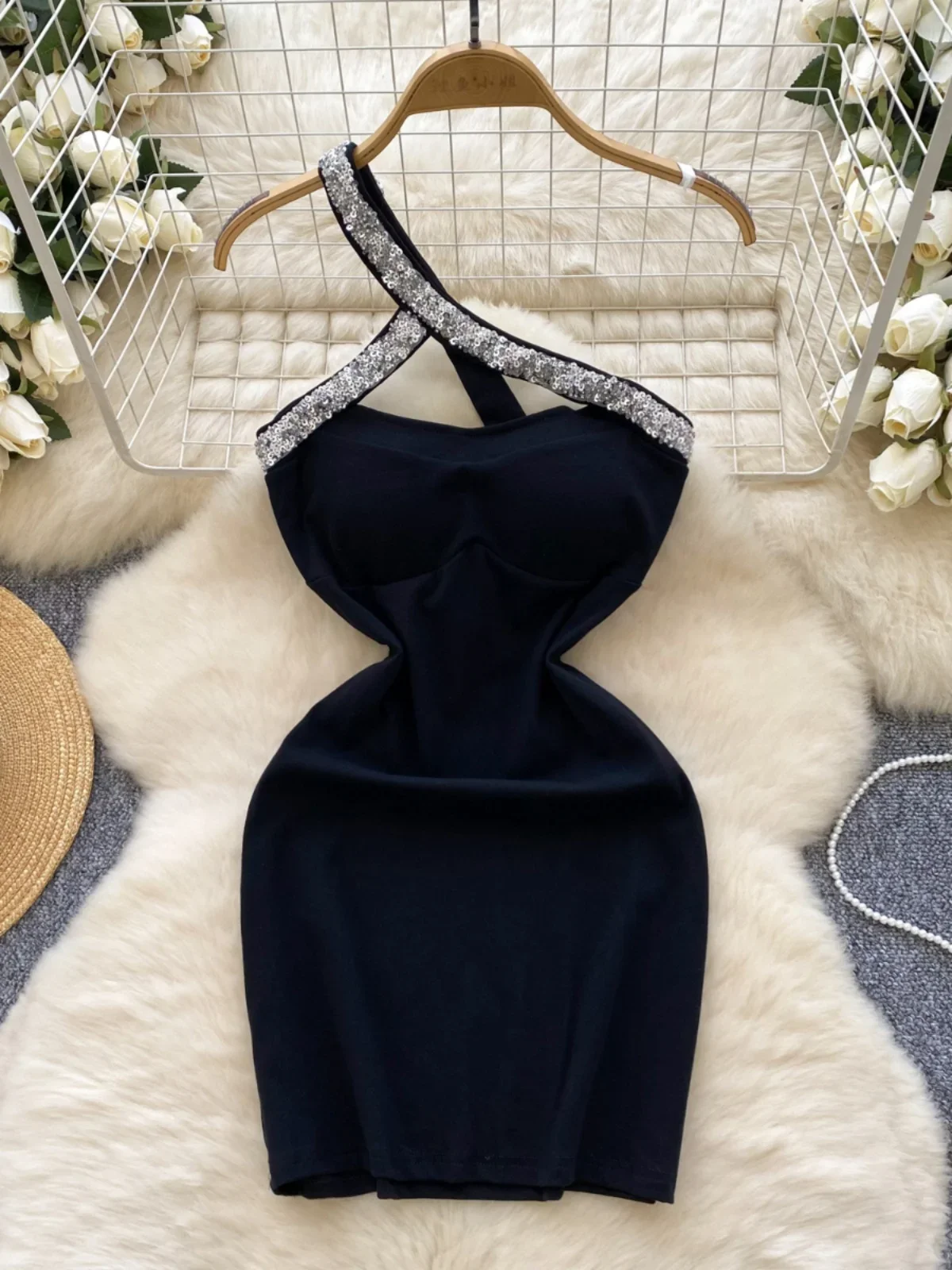 Foamlina-vestido halter con hombros oblicuos y recorte de diamantes para mujer, industria pesada, con almohadilla en el pecho, parte inferior sin espalda, mini vestido de fiesta para club