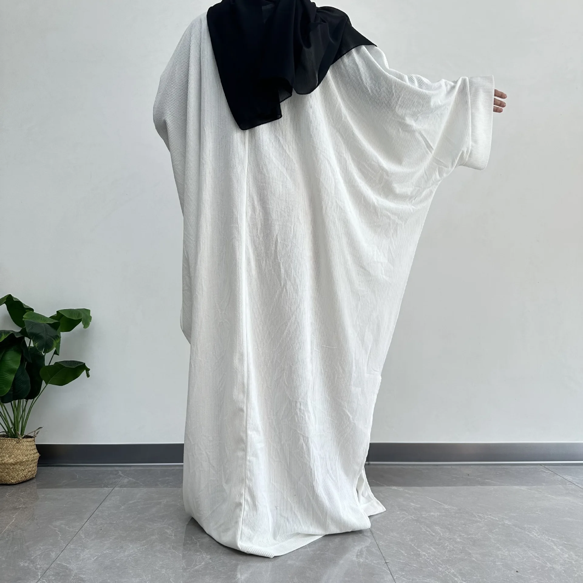 

Winter Corduroy Batwing Sleeve Abaya Women Muslim Dress Modest Clothing Women Abaya Femmes Robe Musulmane Robes Prayer Clothes
